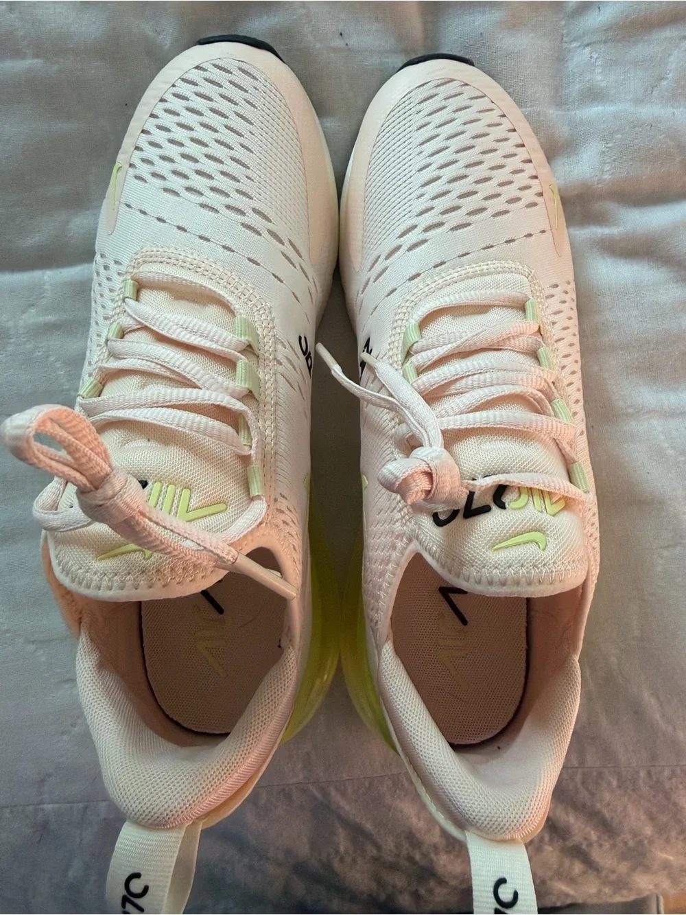 Nike Air Max 270. Women’s 9